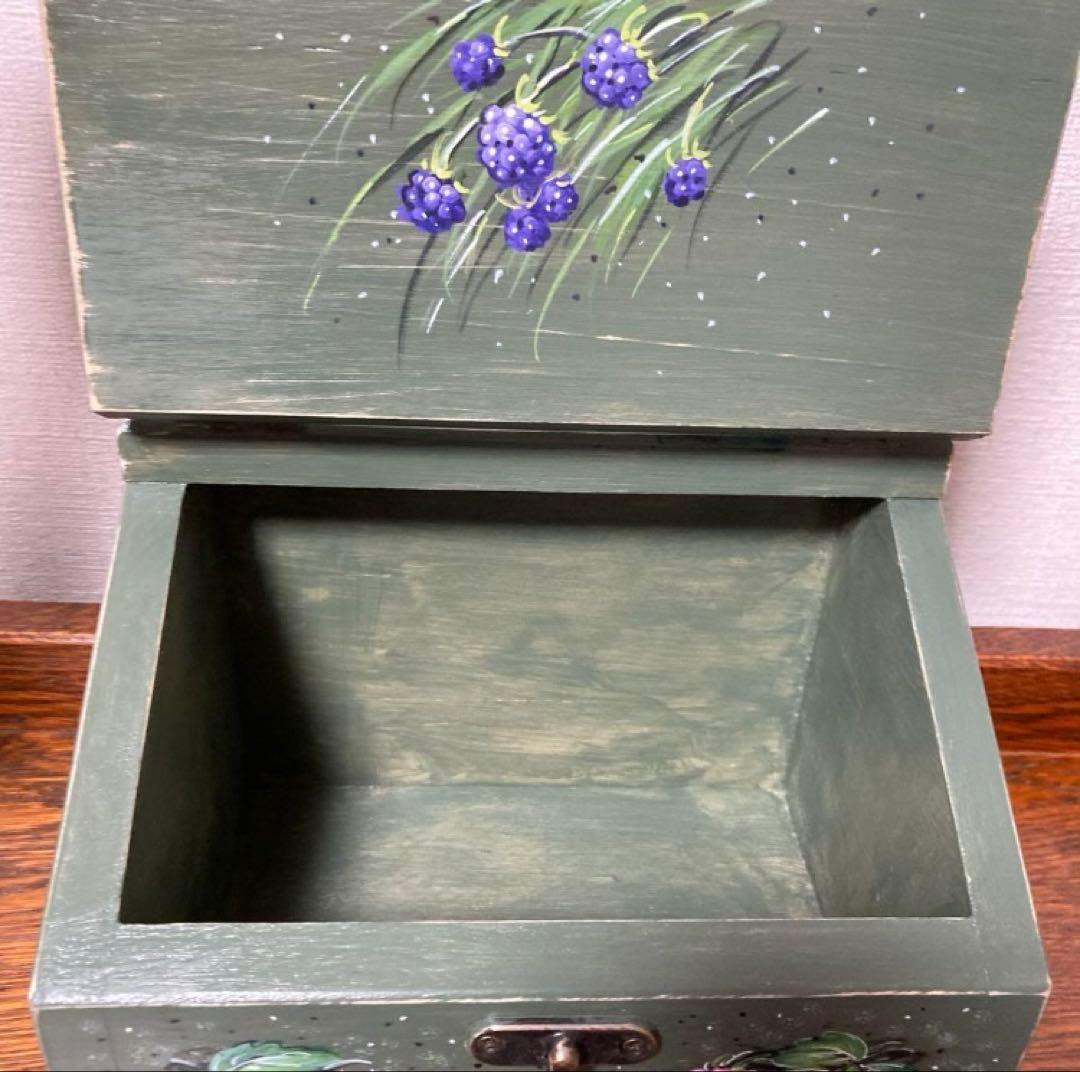 ロシア雑貨☆『ベリー&鳥の巣』木製収納box マトリョーシカ ガリーナ作