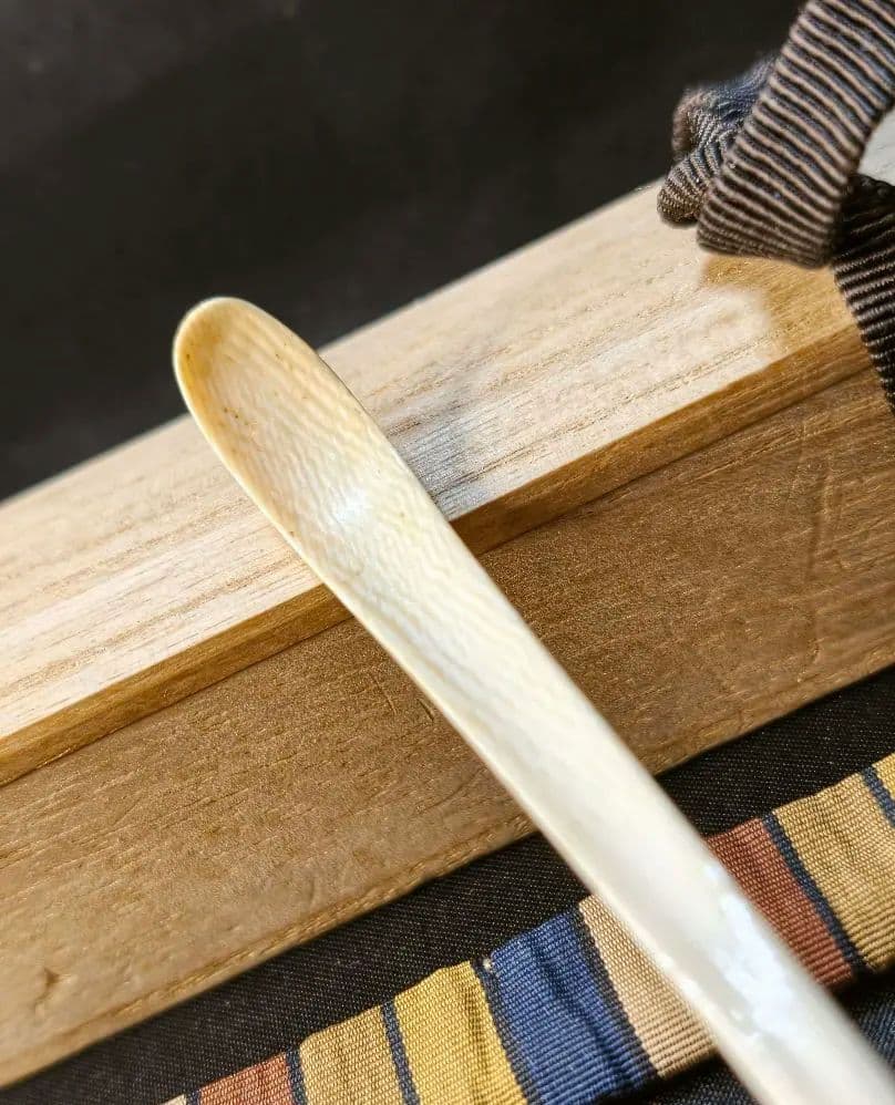 茶道具 高級自然材茶杓 桐箱西陣織袋 縞模様 裏千家 旧家蔵出美品 時代物 骨董