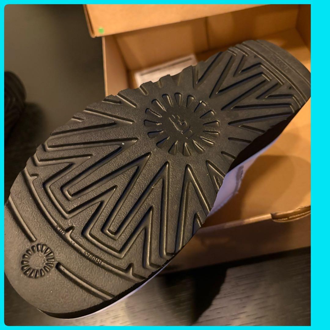美品　UGG Classic Mini Platform ブーツ 8 ホワイト