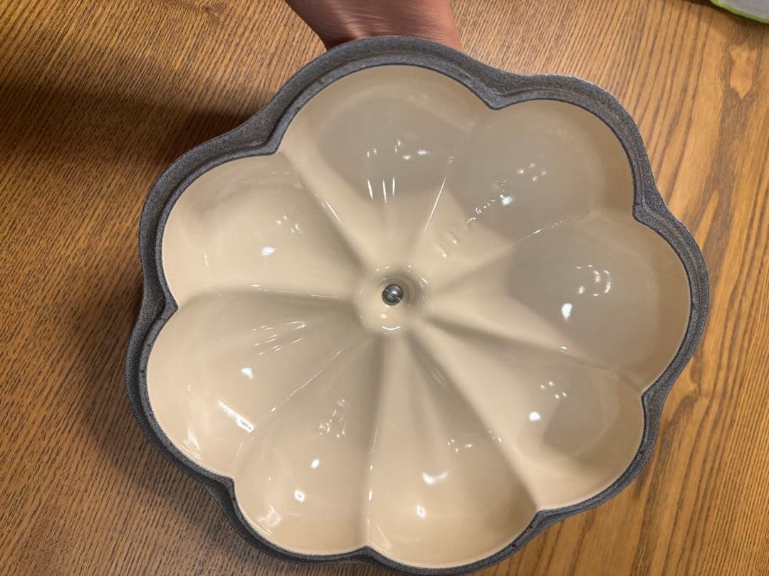 Le Creuset カボチャ型鍋 ナツメグ