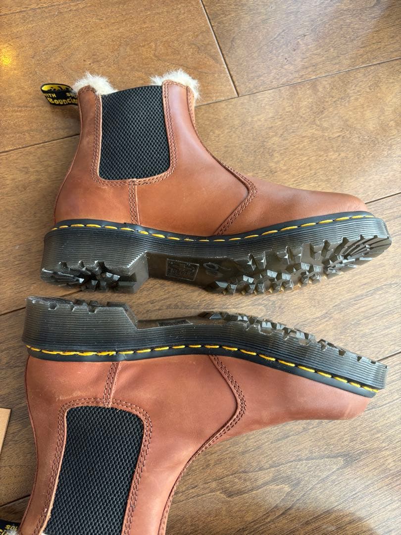 新品　ドクターマーチン　ハワイ購入　UK5 24センチほど　ブーツ　ファー