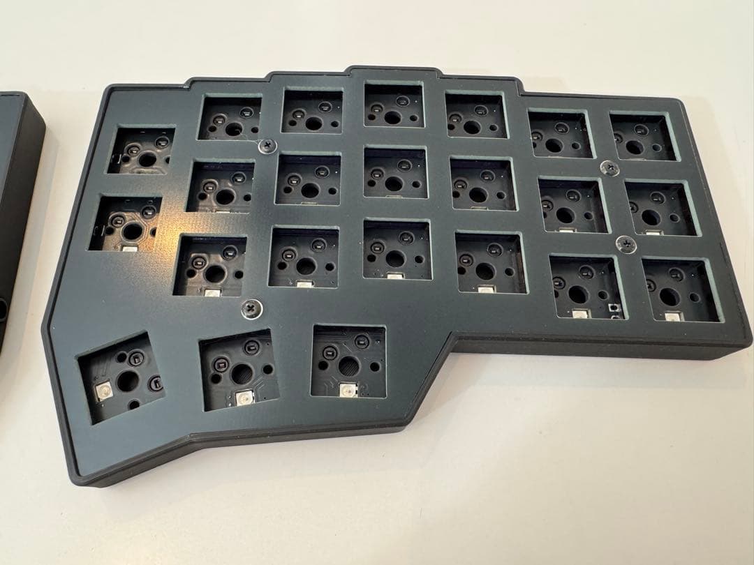 【新品】corne v4 cherry ベアボーン　ミドルアクリル付き