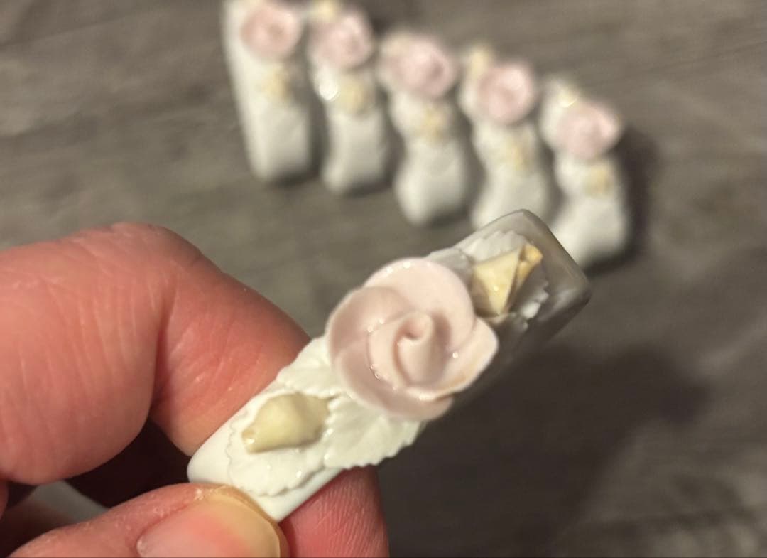 【旧西ドイツ】AKカイザー磁器 立体バラのアンティークナプキンリング 6個セット