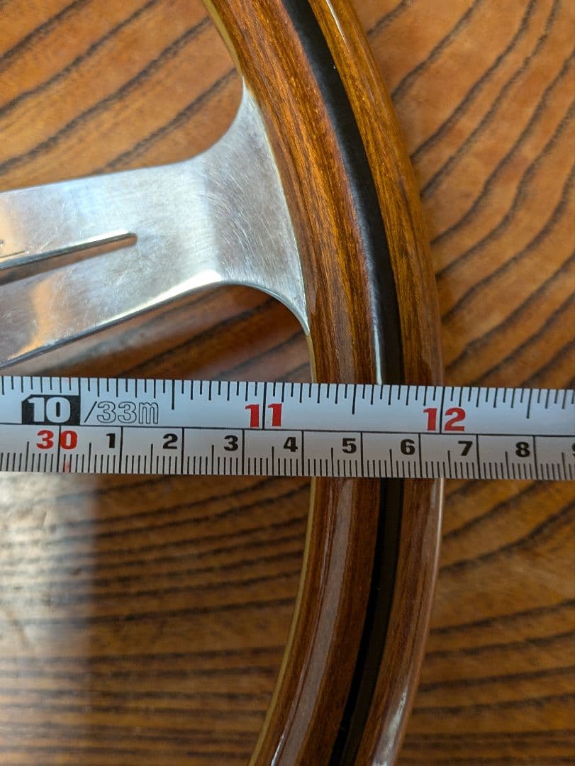 ローバーミニに使用していた、ナルディのクラシックです。ボス付き美品