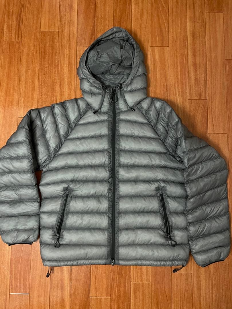 SUARE ライトシアシェルダウンジャケット　グレー