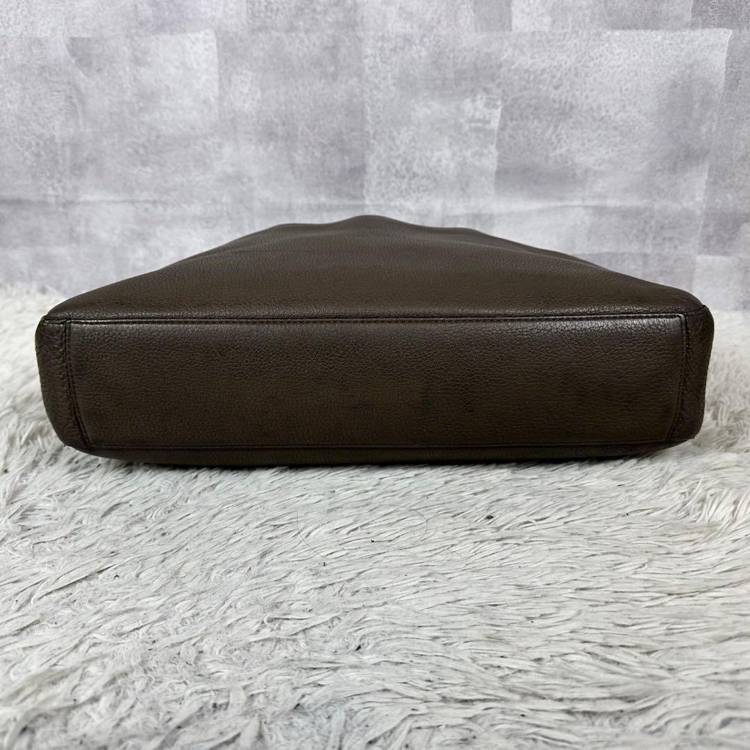 A4 美品 カルティエ レザー ビジネスバッグ エンボス ロゴ型押し グレージュ