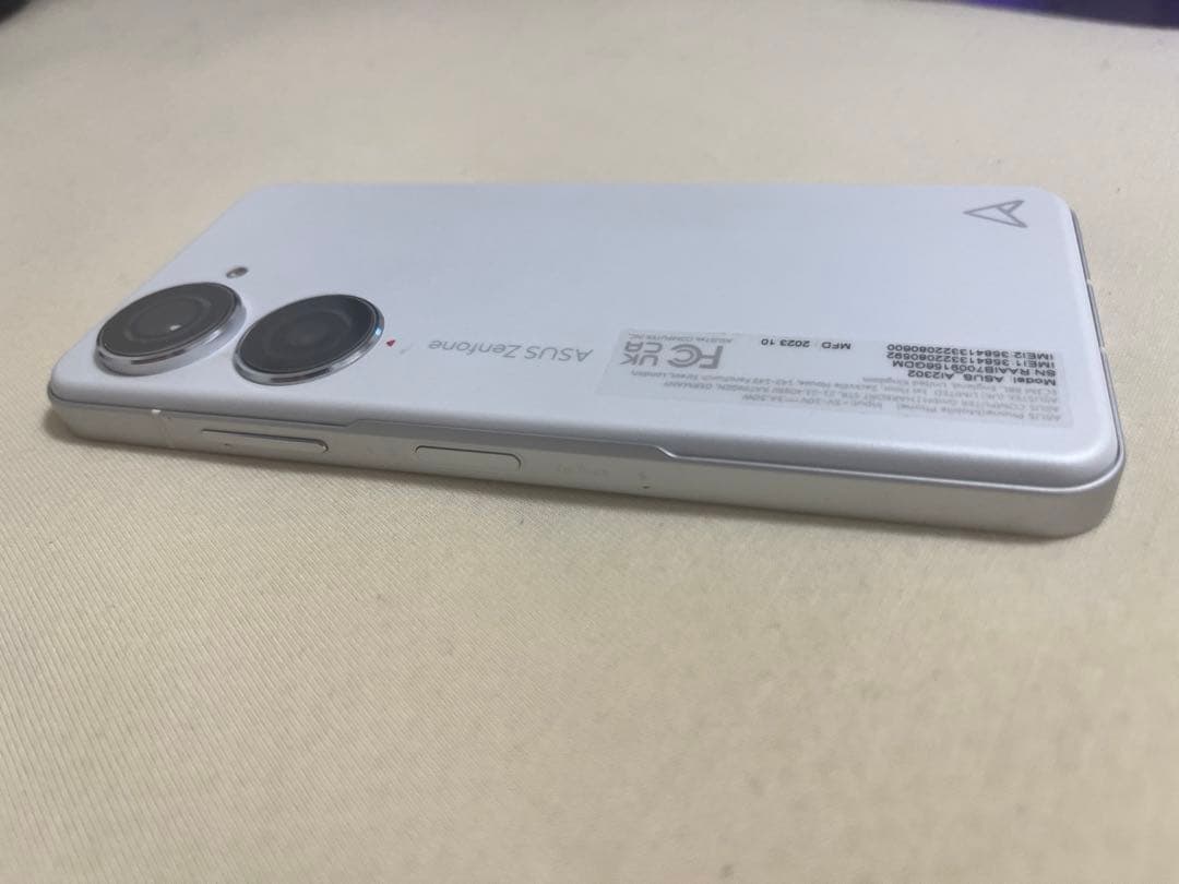 ASUS Zenfone10 256gb コメットホワイト
