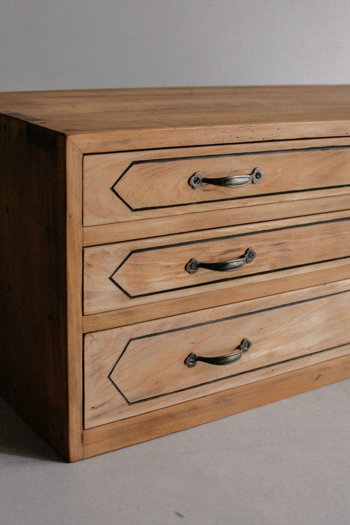 小引き出し　収納棚　飾り棚　収納箱 無垢材 テレビ台 小箪笥 古家具 古道具