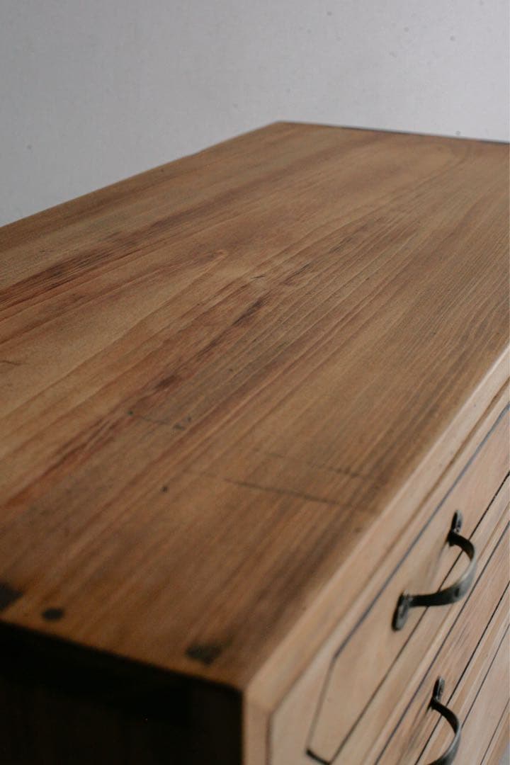 小引き出し　収納棚　飾り棚　収納箱 無垢材 テレビ台 小箪笥 古家具 古道具