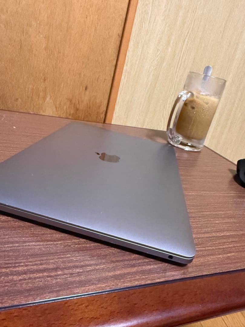 MacBook本体 MacBook Pro (M1, 8GB, 256GB)