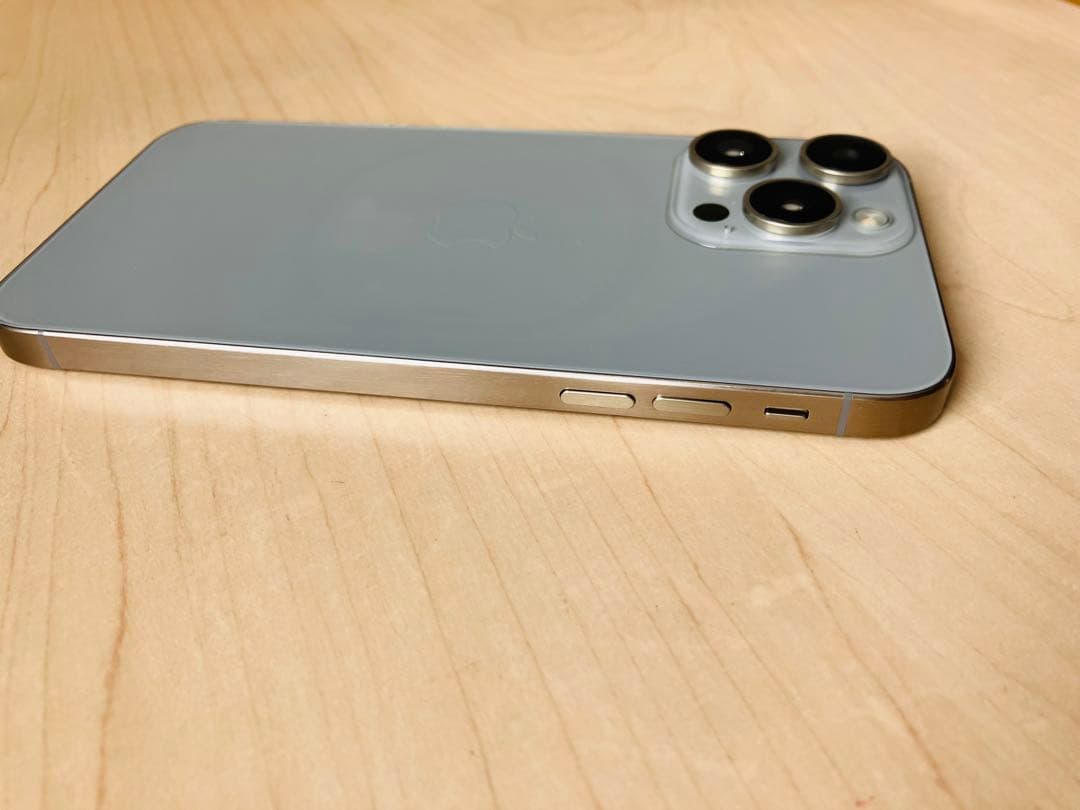 iPhone16pro風カスタムのiPhone XR ナチュラルチタニウム