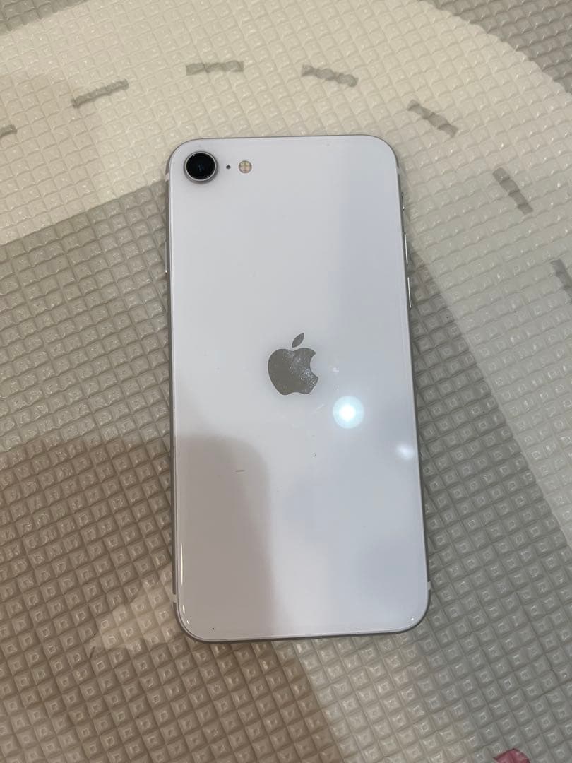 iPhone SE（第2世代） 64GB ホワイト（SIMフリー）