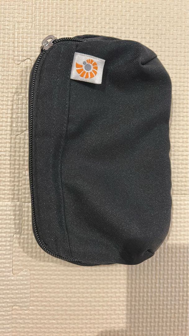 お得な３点セットエルゴベビーOMNI Breeze 抱っこ紐+スモルビ2本