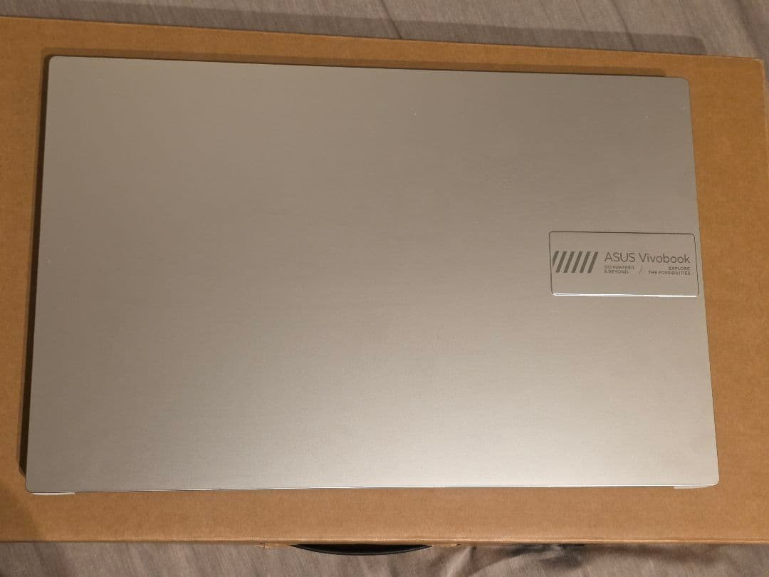 美品 ASUS Vivobook Go 15 E1504F 8GB 512GB