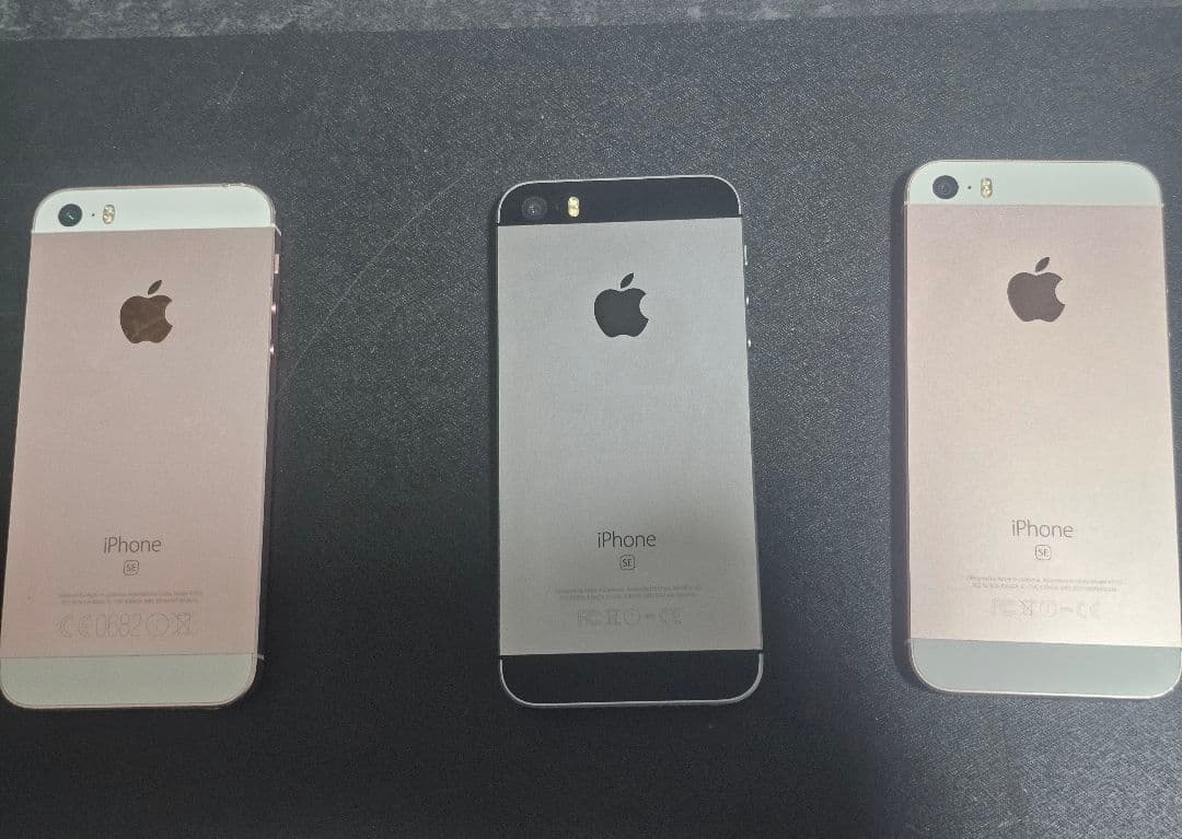 iPhone SE, 3台　(ジャンク)