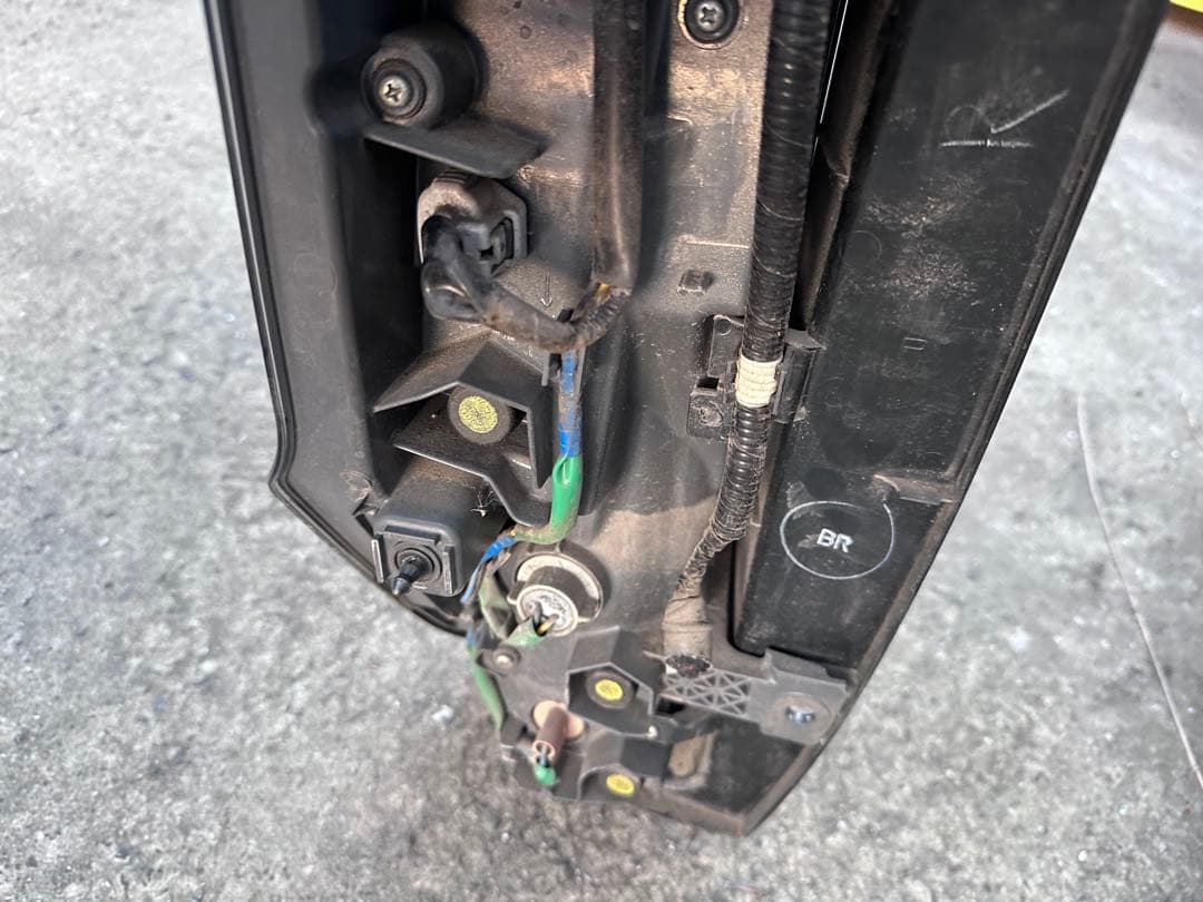 トヨタ　80 ヴォクシー　テールランプ　右左セット