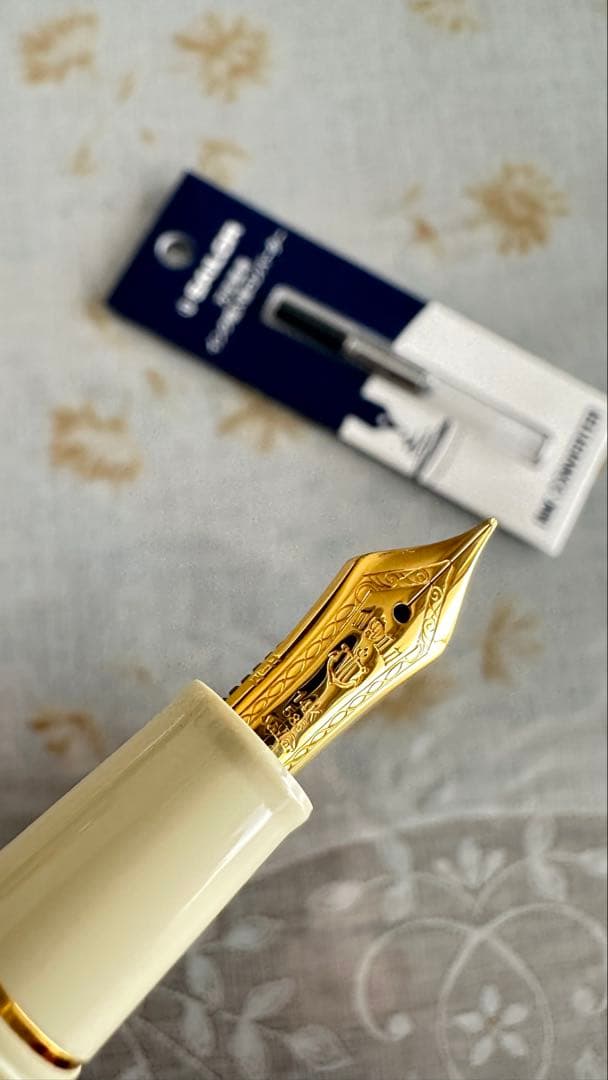 セーラー　万年筆　プロフィットスタンダード 中字　 アイボリー コンバーター付き