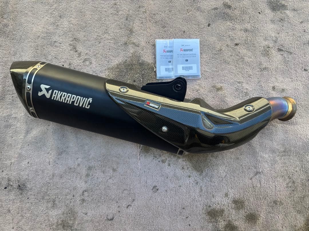 Akrapovic マフラー KTM 890DUKE / R