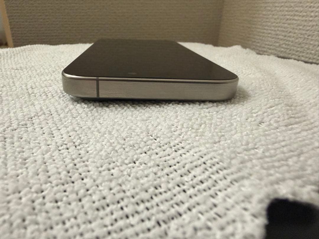 【美品】iPhone 15Pro ナチュラルチタニウム 256GB本体