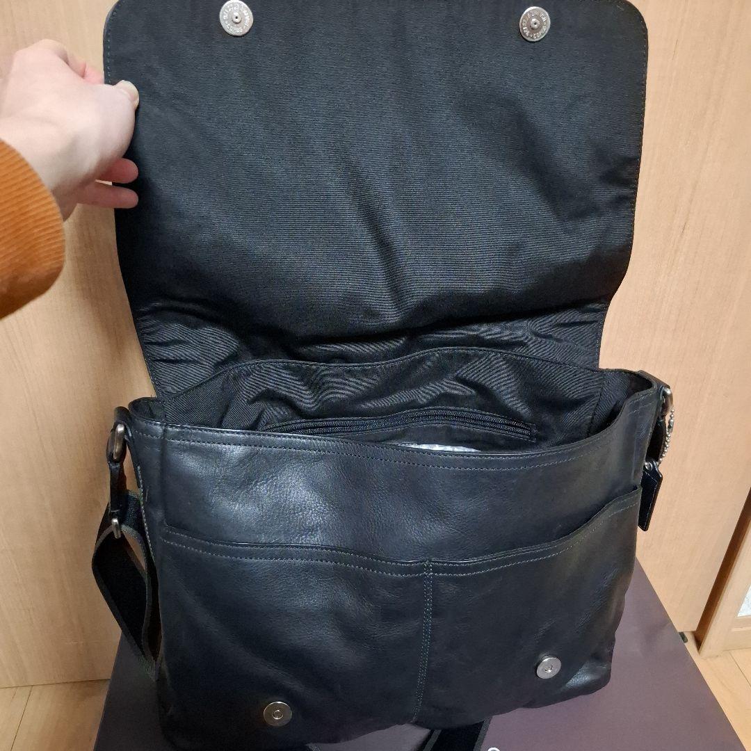 COACH ショルダーバッグ F70556 ロゴ A4収納可 レザー　ブラック