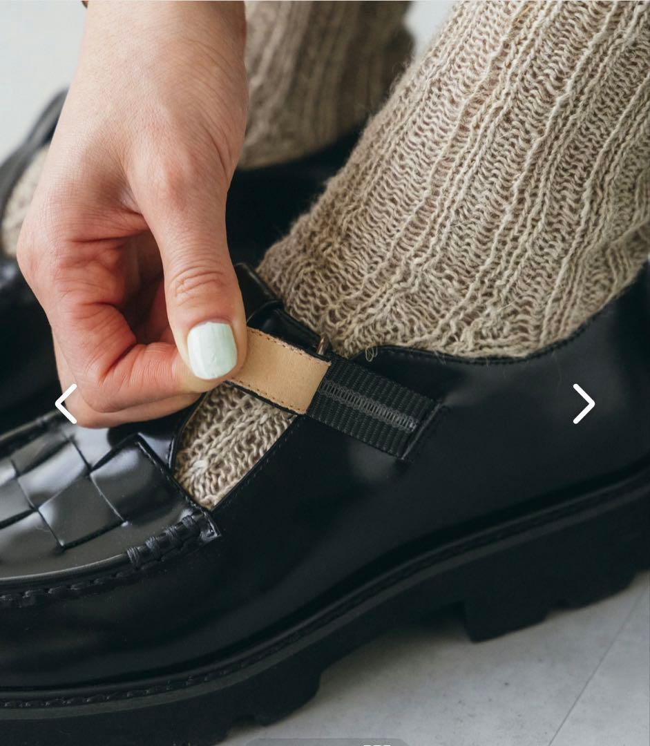 「つま先踊る、大人の相棒」こだわりソールのTストラップシューズ 23.0