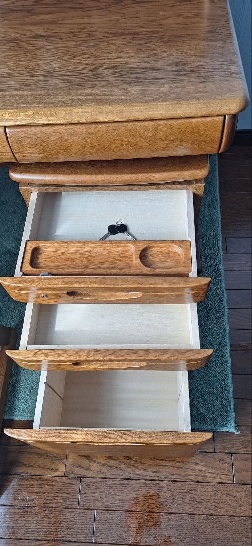 ④浜本工芸学習机のセット(４点フルセットでの購入の方限定)4点目・椅子