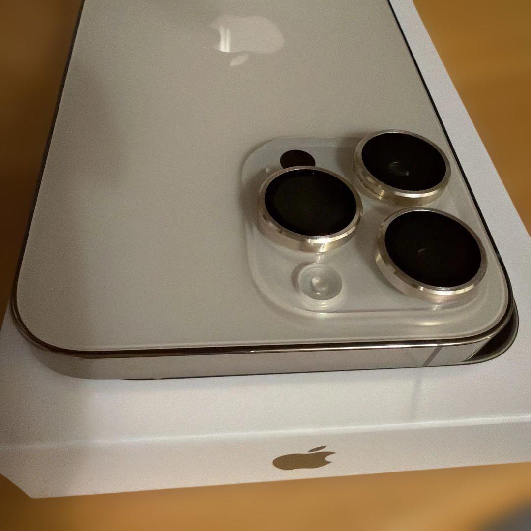 iPhone 14 Pro Max ゴールド シリコンケーブル付き