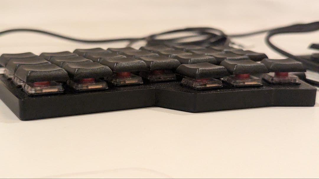 corne v4.1 chocolate 完成品、キースイッチ無し、ケーブル付