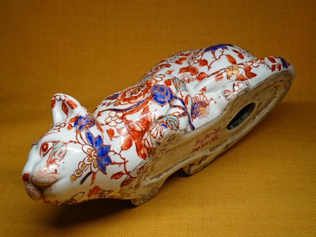 猫　陶器　色絵　花文　古玩　骨董　置物　インテリア　工芸品　美術品　A2883