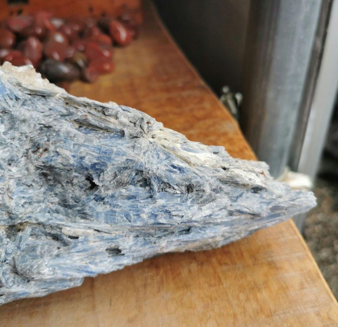 カイヤナイト　2キロ　鑑賞石　石 置物　オブジェ　インテリア