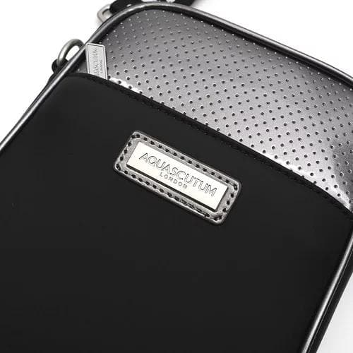 L04275 新品 Aquascutum ゴルフ サコッシュ ブラック