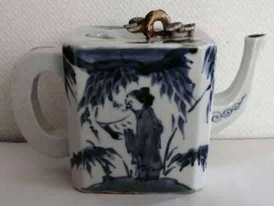 古伊万里　人物酒つぎ