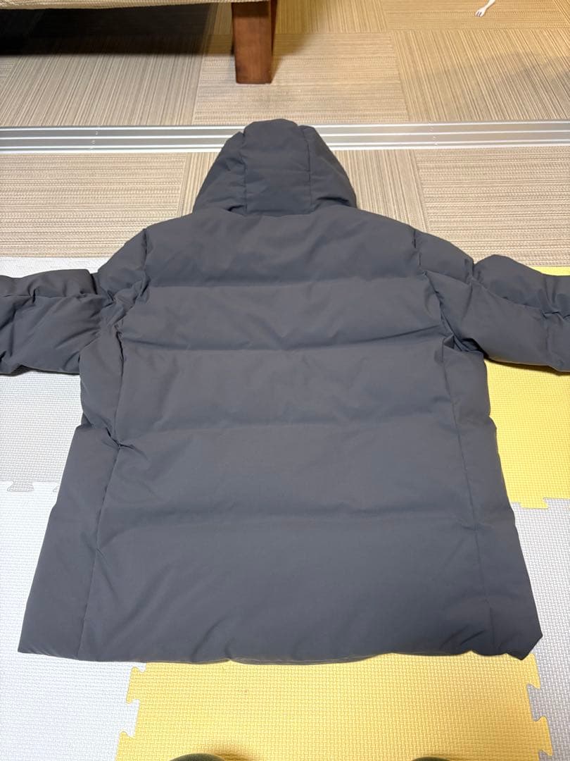 UNIQLO 2025年末 シームレスダウンパーカー　XLサイズ　ダークグレー