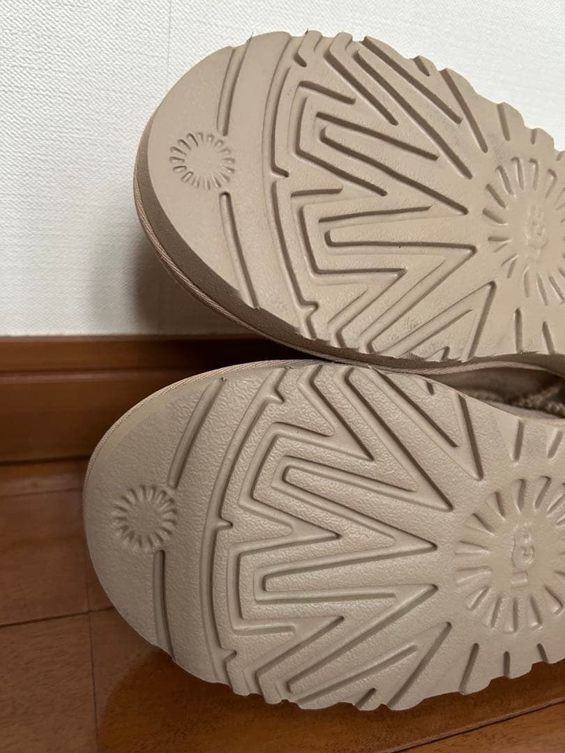 未使用　UGG アグ W CLASSIC ULTRA MINI 25