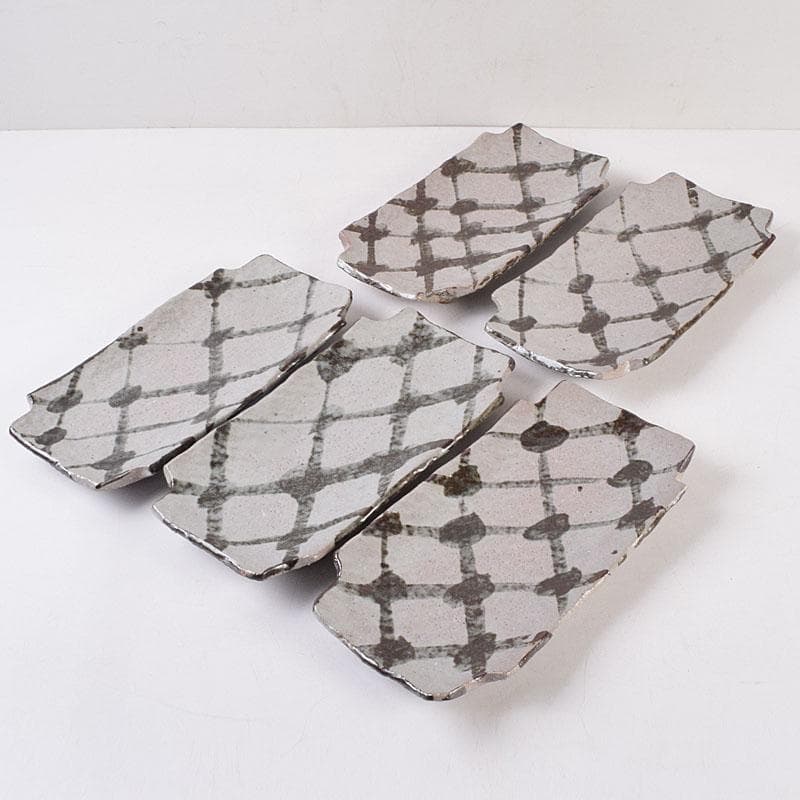 和食器　三郷焼　峯岸良尚作　鉄絵網目文　長角皿　五客　共箱　C R9021