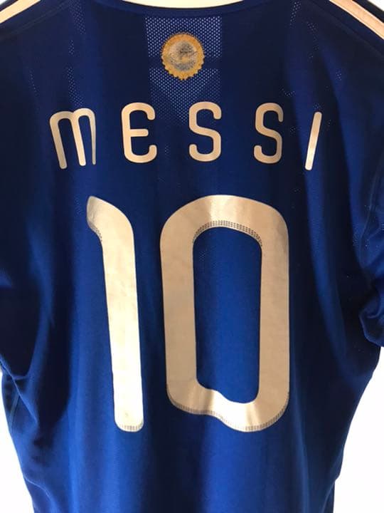 正規品adidasアルゼンチン代表「10」リオネル・メッシ半袖2XOユニフォーム