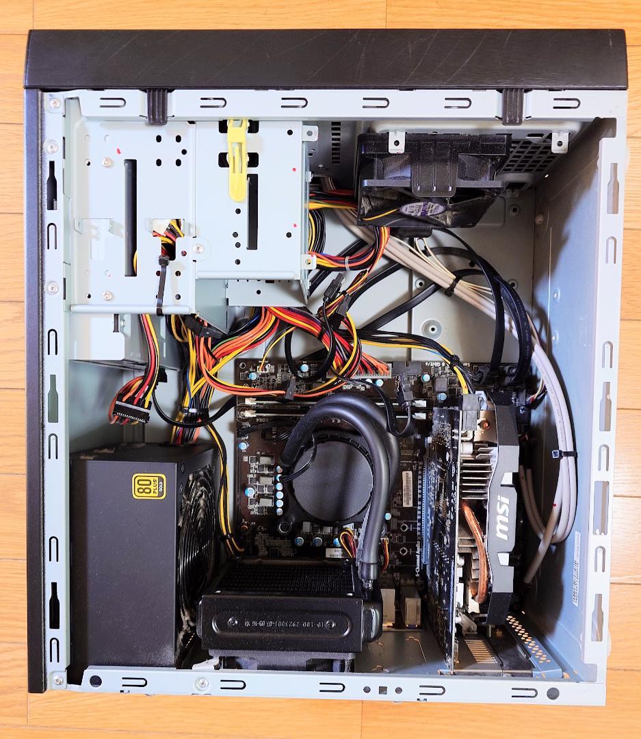 デスクトップPC本体（SSD/HDD取り外し済み）