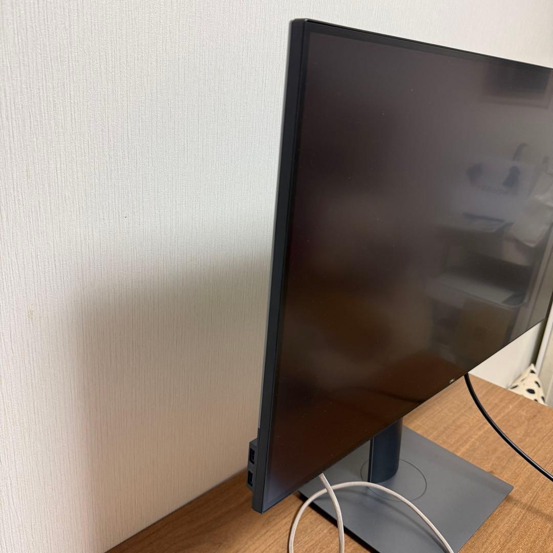 Dell U3219Q 31.5インチ 4K モニター