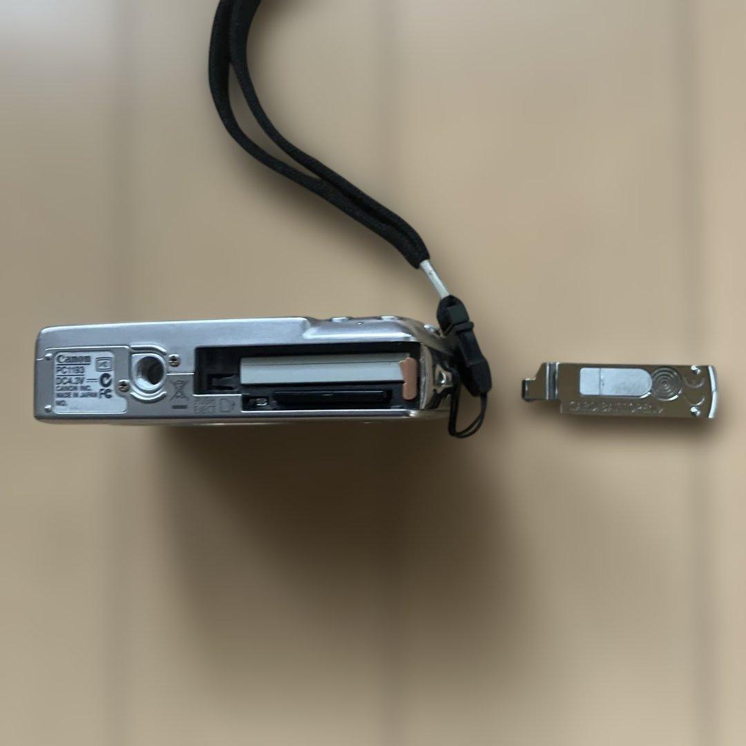 Canon IXY DIGITAL 70 本体 + バッテリー + ケース