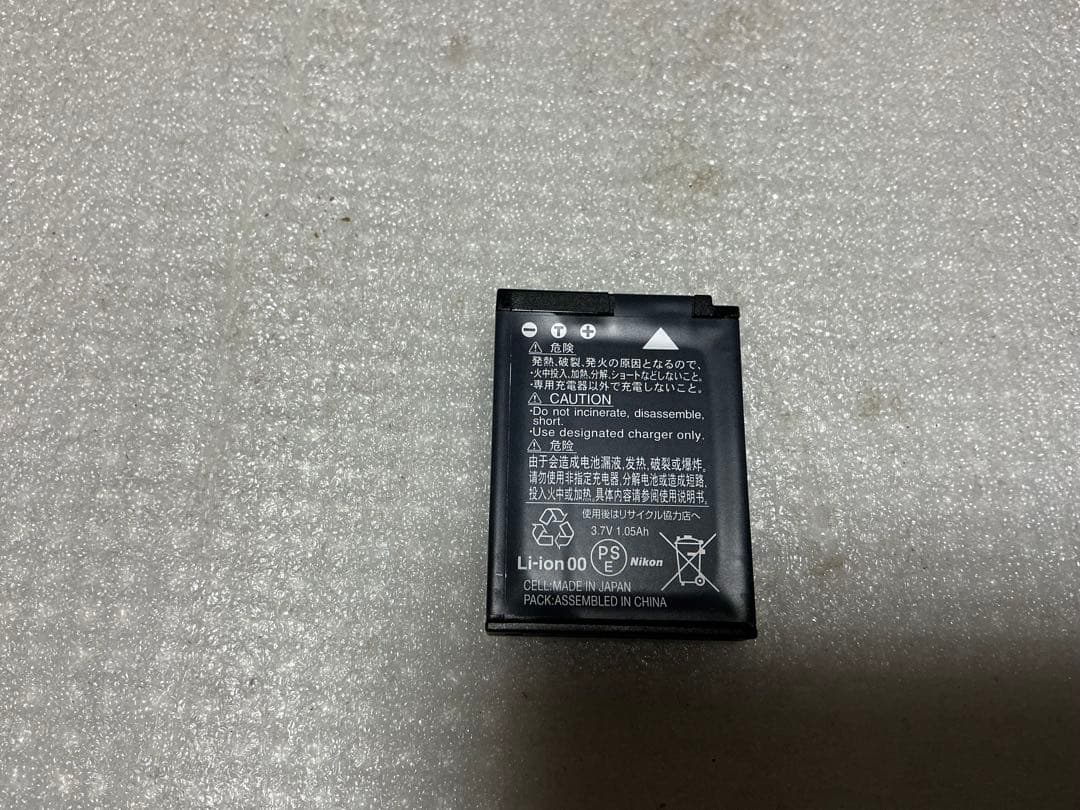 Nikon／COOLPIX S8100【中古品　電池付き】。