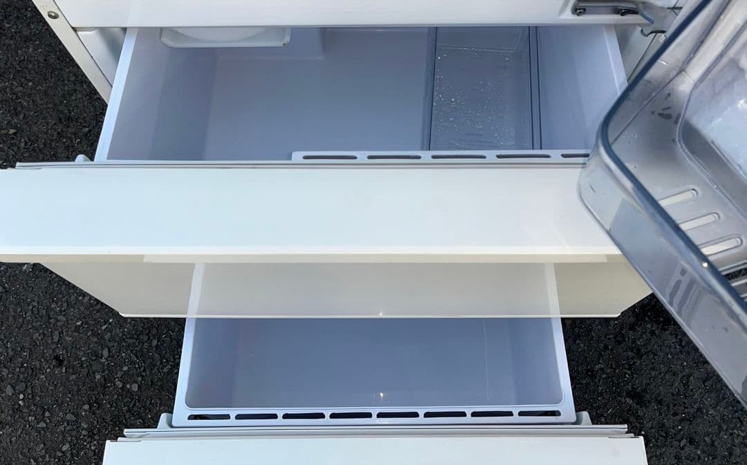 アクア3ドア冷凍冷蔵庫　272L 節約モードLED照明自動霜取り機能付19年製