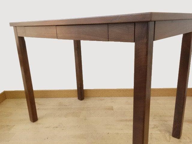 北海道手作り家具　ウォールナット材　デスク９００