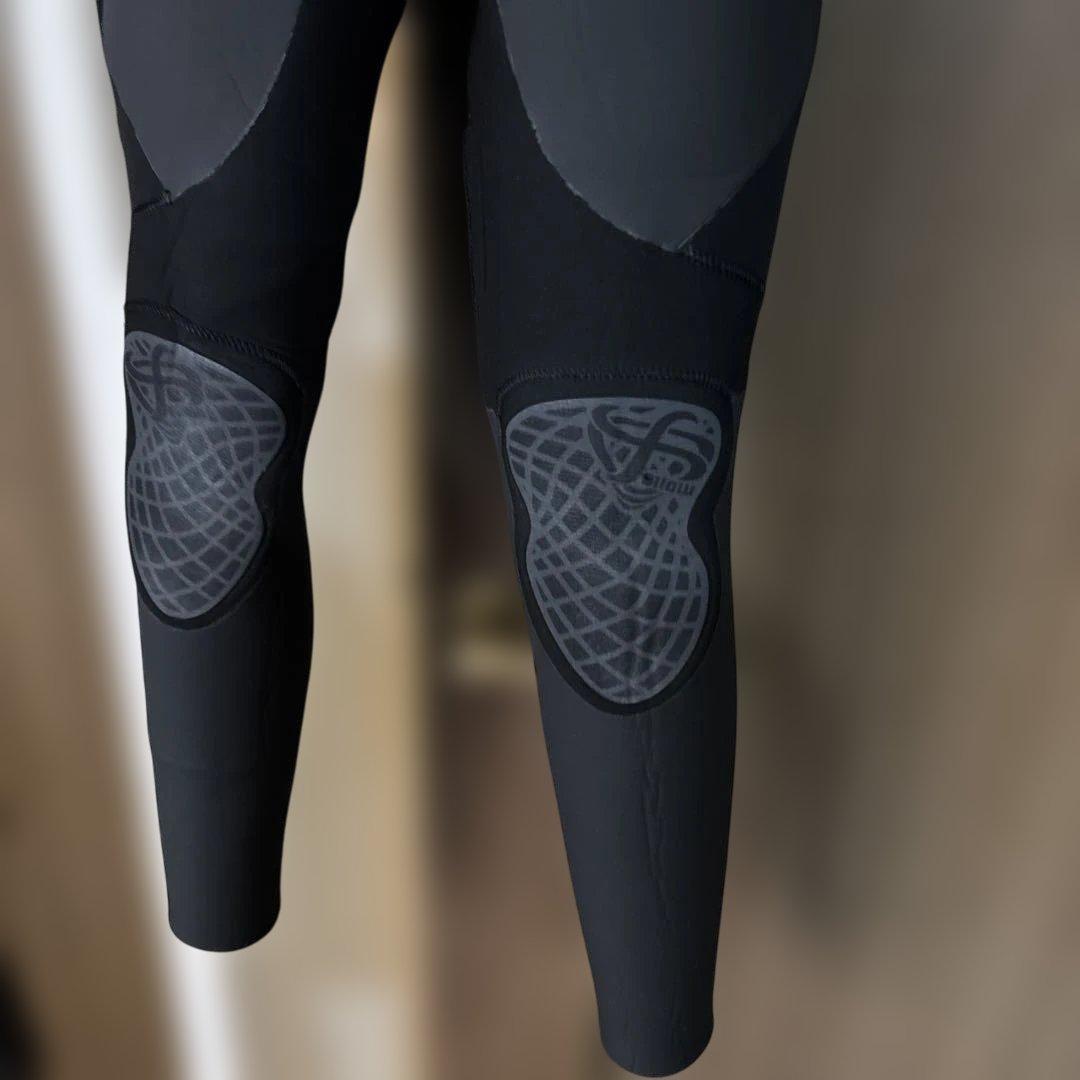 FELLOW セミドライ 5×3mm ウェットスーツ　160B