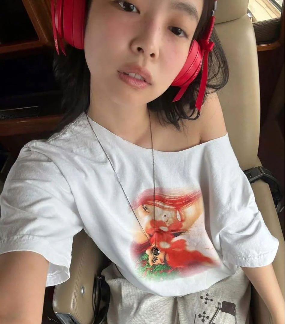 Beats Solo 4 – JENNIE Special Edition