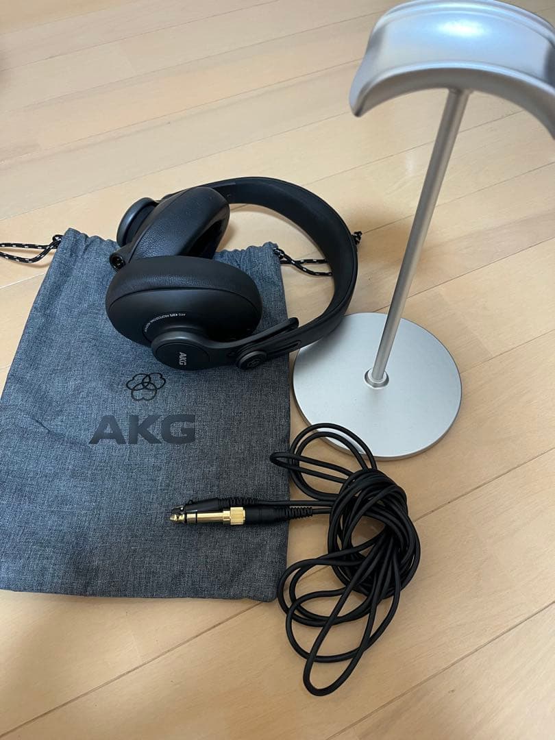 AKG K371 密閉型モニターヘッドホン