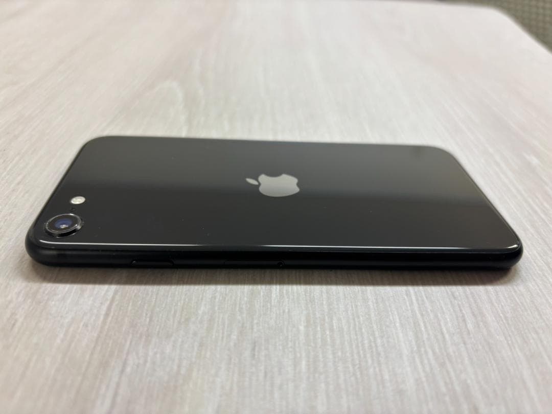 【美品】iPhone SE 第2世代 Black 128GB 【箱アリ】