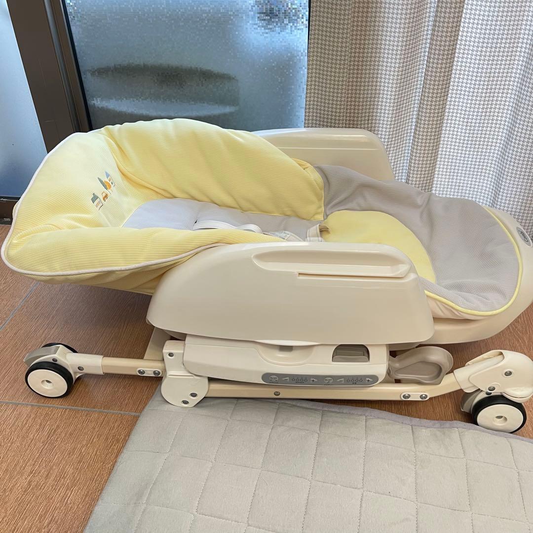 綺麗！コンビ　ネムリラ　オートスウィング　電動　ハイローチェア