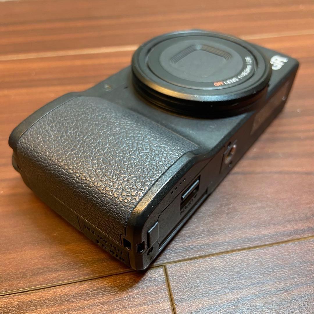 RICOH GR デジカメ ほぼ新品 4933