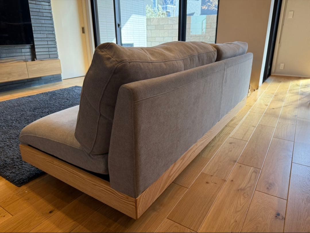 【ウニヒピリ様】グレー ファブリックソファ 木製フレーム