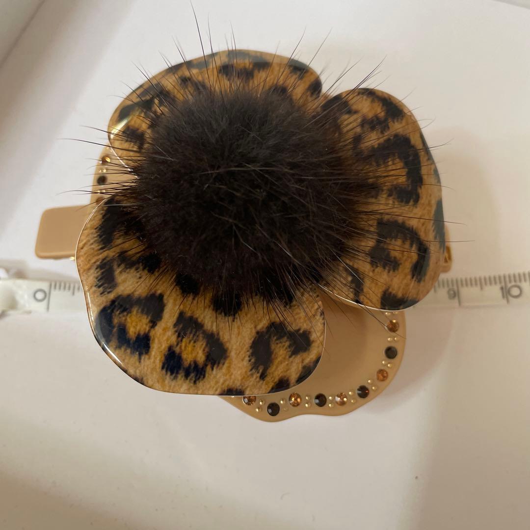アレクサンドルドゥパリ　ヒョウ柄カメリア　ヘアクリップ　本ミンク　正規品　極美品